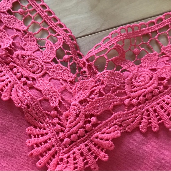 cute crop top - Picture 3 of 4